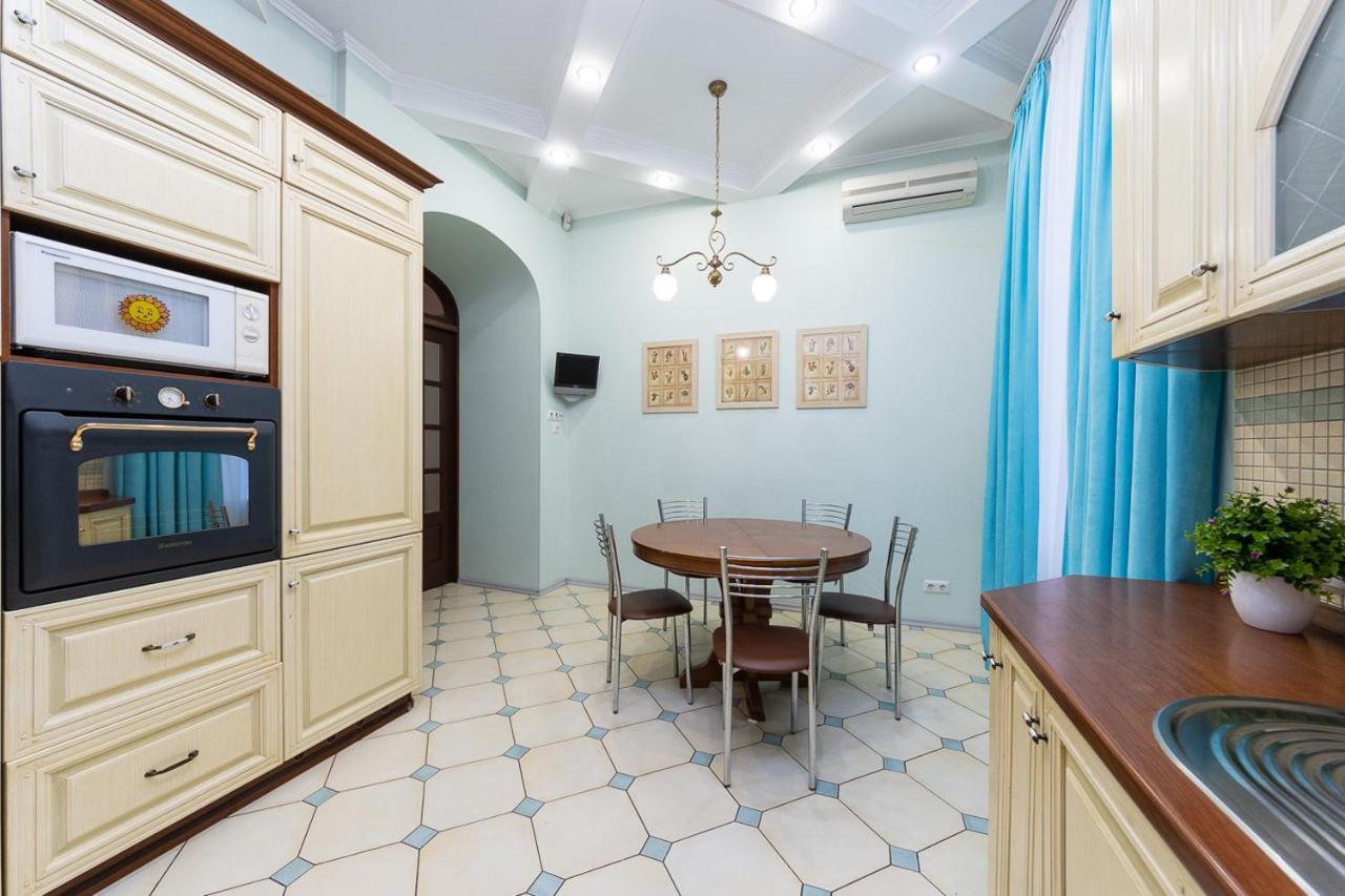 Apartament On Independence Square Kiev Exteriör bild