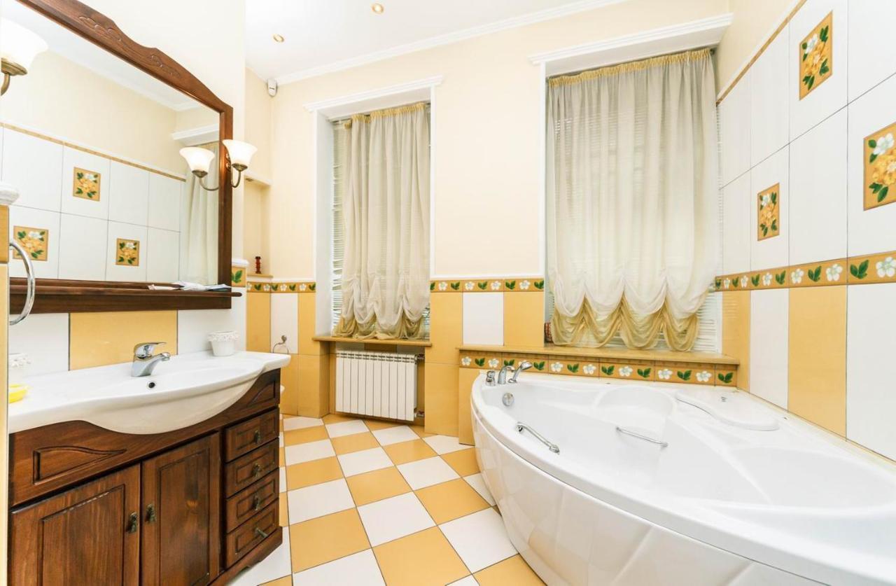 Apartament On Independence Square Kiev Exteriör bild