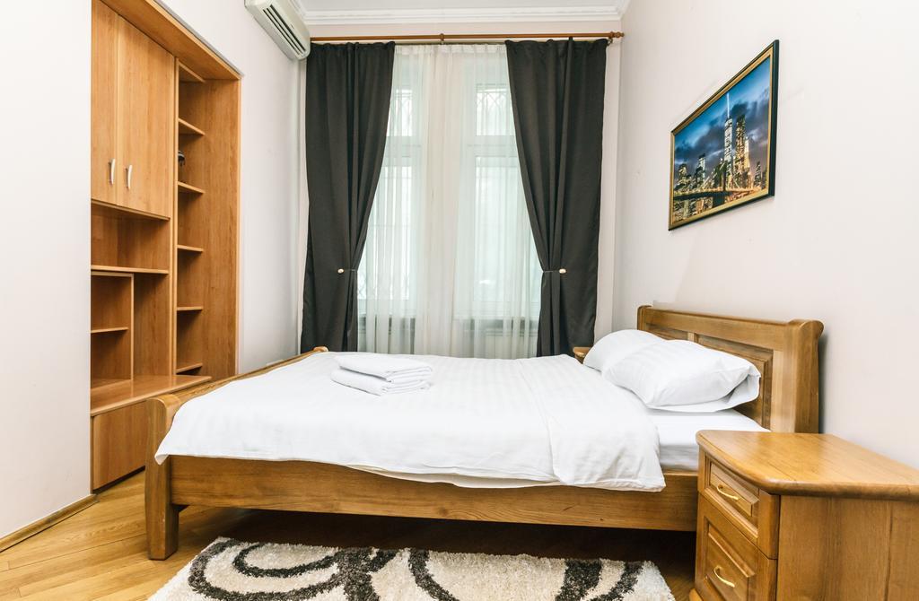 Apartament On Independence Square Kiev Exteriör bild