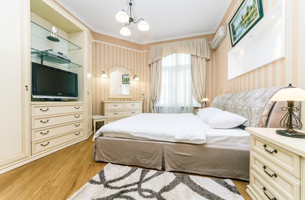 Apartament On Independence Square Kiev Exteriör bild