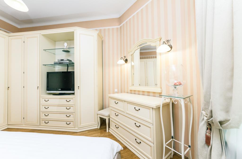 Apartament On Independence Square Kiev Exteriör bild